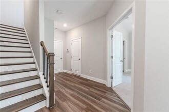 5051 Pinckney Ln in Peachtree Corners, GA - Foto de edificio - Building Photo