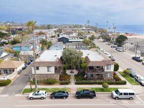 333 W D St in Encinitas, CA - Foto de edificio - Primary Photo