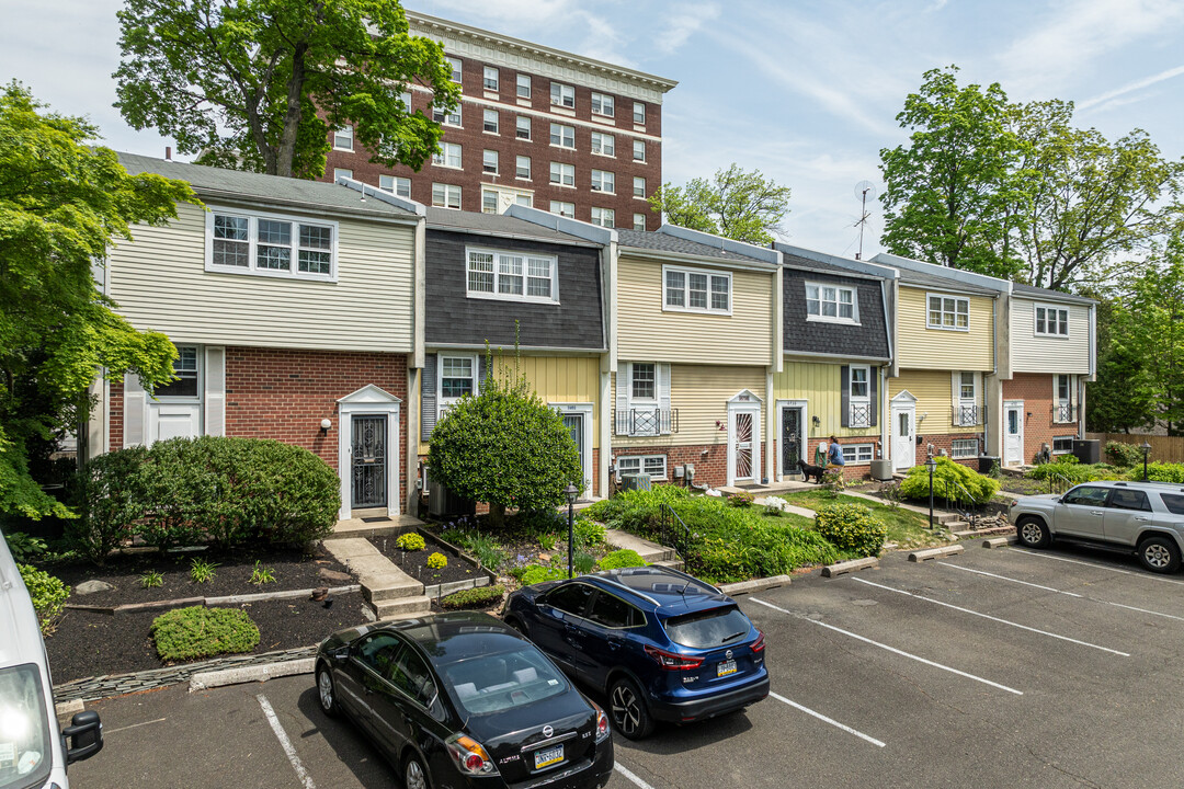 Emlen Commons in Philadelphia, PA - Building Photo