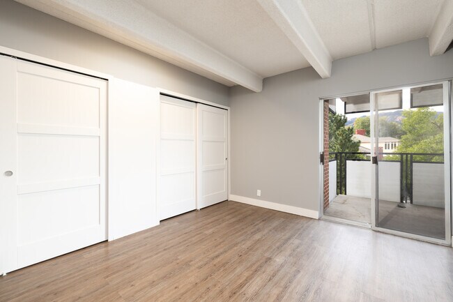 Luxe Tower in Colorado Springs, CO - Foto de edificio - Interior Photo