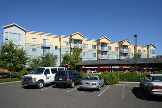 North Harbour Vista Apartment Homes in Portland, OR - Building Photo - Building Photo