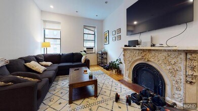 322 2nd Ave in New York, NY - Building Photo - Building Photo