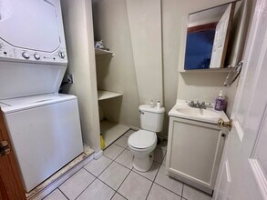 93 Falmouth Rd, Unit A in Falmouth, ME - Foto de edificio - Building Photo