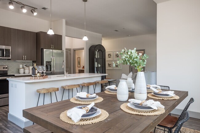 Creekside at Crabtree in Raleigh, NC - Foto de edificio - Interior Photo