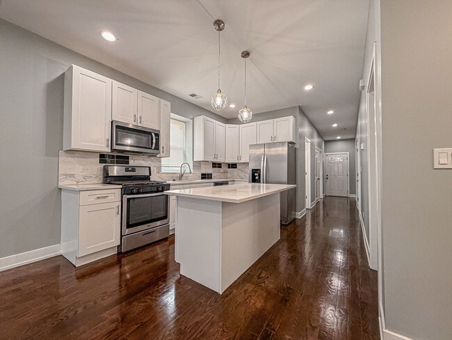 property at 4817 W Jackson Blvd