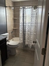 5033 E Capitol St SE, Unit Room 2 in Washington, DC - Foto de edificio - Building Photo