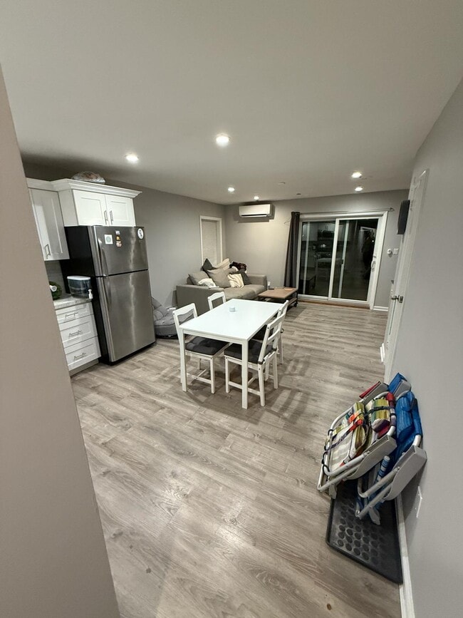 616 E Broadway, Unit 4D in Long Beach, NY - Foto de edificio - Building Photo