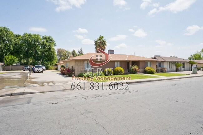 1308 McDonald Way-Unit -B in Bakersfield, CA - Foto de edificio - Building Photo