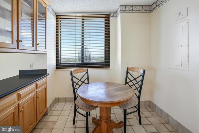 5505 Seminary Rd in Falls Church, VA - Building Photo - Building Photo