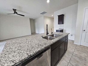 4655 W Ginger Ave in Coolidge, AZ - Foto de edificio - Building Photo