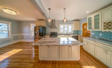14 Woodbine Rd in Medford, MA - Building Photo - Building Photo
