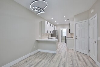 3840 82nd Avenue Cir E in Sarasota, FL - Building Photo - Building Photo