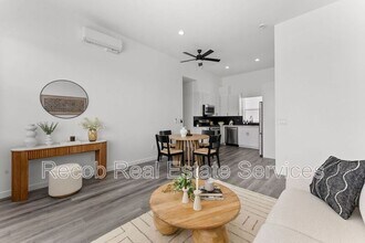 5252 Adams Ave in San Diego, CA - Building Photo - Building Photo