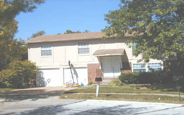 Charlene Manor Subdivision in St. Louis, MO - Building Photo