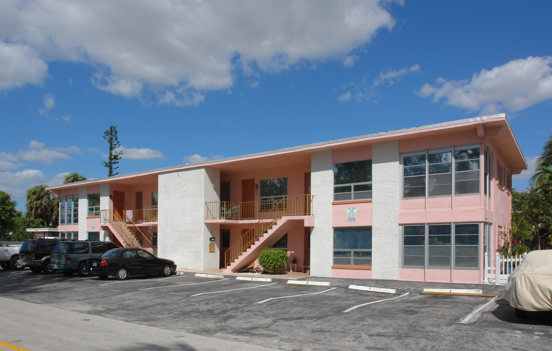 513 S Ocean Blvd in Pompano Beach, FL - Building Photo