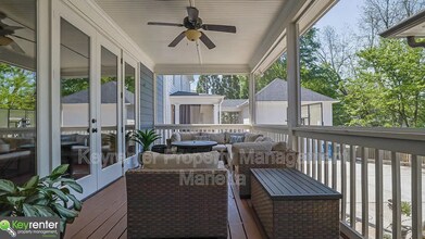 4256 Weaver St SE in Smyrna, GA - Foto de edificio - Building Photo