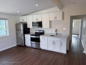 1813 12th St, Unit G in Santa Monica, CA - Building Photo - Building Photo