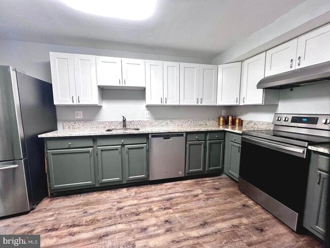 33 Devon Ct in Sterling, VA - Building Photo - Building Photo