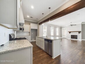 117 Harvey Cay Ln in Youngsville, LA - Building Photo - Building Photo