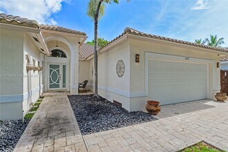 4755 Yellow Bird Farin in Pompano Beach, FL - Building Photo - Building Photo