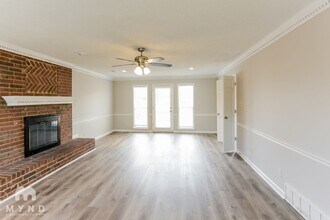 4429 Richmond Oaks Dr in Memphis, TN - Building Photo - Building Photo