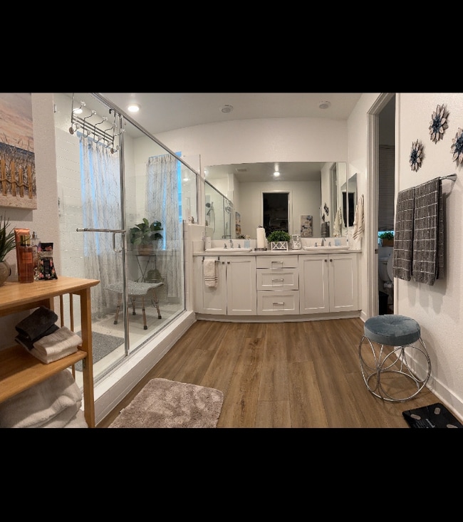 1939 Meyer Ct in Santa Paula, CA - Foto de edificio - Building Photo