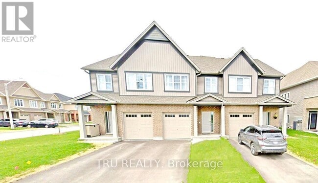 130 Eric Maloney Way in Ottawa, ON - Building Photo - Building Photo