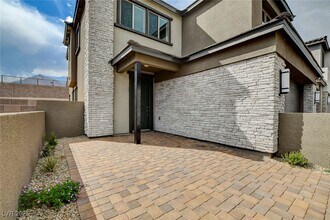 91 Medianoche St in Las Vegas, NV - Building Photo - Building Photo