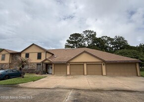9032 Manchester Ln in Melbourne, FL - Building Photo