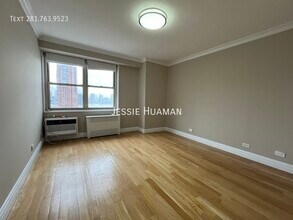 310 Greenwich St in New York, NY - Building Photo - Building Photo
