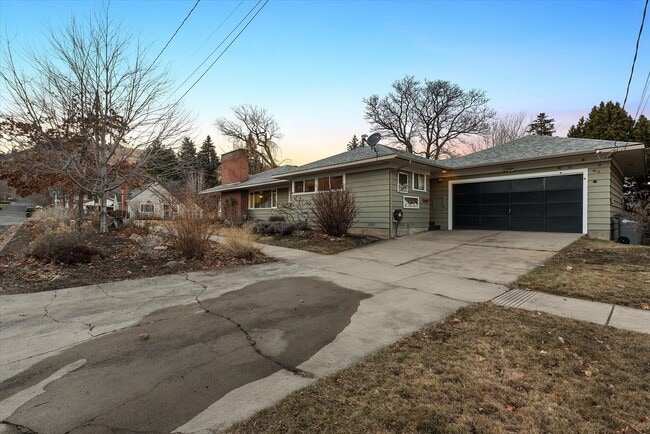 1501 Cedar St in La Grande, OR - Building Photo - Building Photo