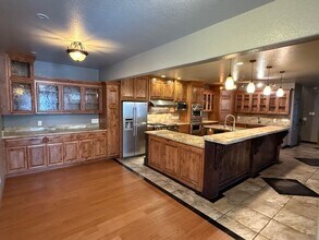 424 First St in Rodeo, CA - Building Photo - Building Photo
