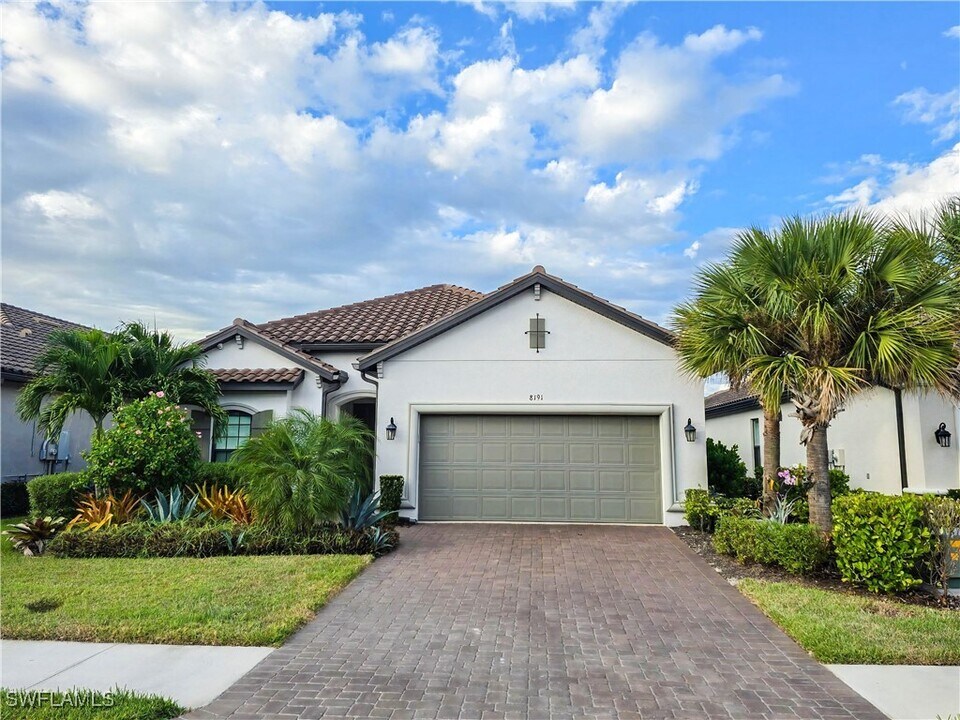 8191 Lucello Ter S in Naples, FL - Building Photo