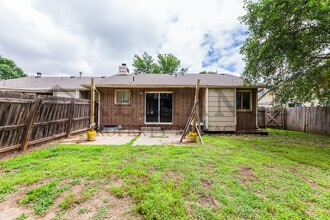 141 S Lark St in Wichita, KS - Building Photo - Building Photo
