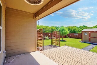 713 Luna Vista Dr in Hutto, TX - Building Photo - Building Photo