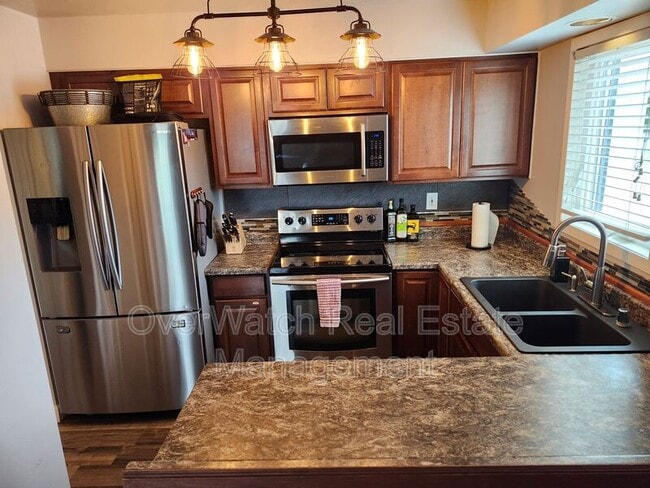 6329 E 32nd Ave in Anchorage, AK - Building Photo - Building Photo