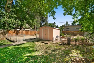 1019 Laporte Ave in Fort Collins, CO - Foto de edificio - Building Photo