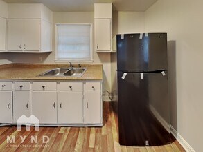 388 Woodstock Dr SW in Atlanta, GA - Foto de edificio - Building Photo