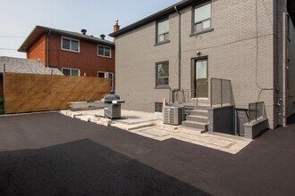 34 Robindale Ave in Toronto, ON - Building Photo - Building Photo