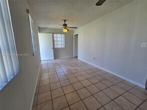 11035 SW 56th St in Miami, FL - Building Photo - Building Photo