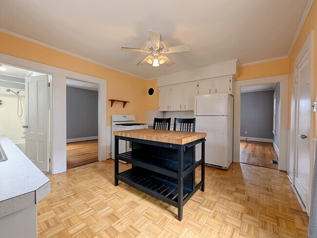 33 Red Mountain Ave in Torrington, CT - Building Photo - Building Photo