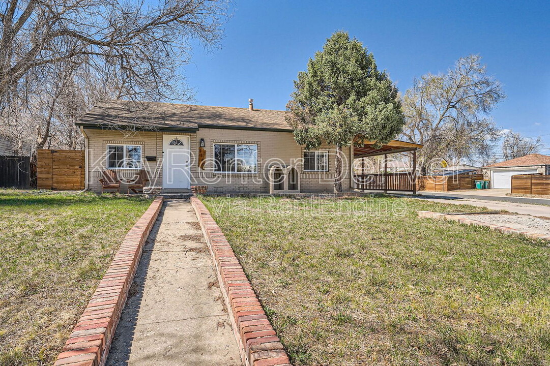 1149 Beeler St in Aurora, CO - Building Photo