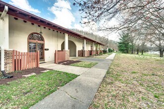 210 Old Hickory Blvd in Nashville, TN - Building Photo - Building Photo