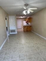 6905 Sea Turtle Cir in Navarre, FL - Building Photo