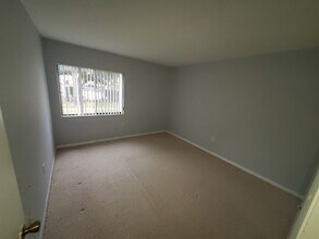 5333 Vineland Rd in Orlando, FL - Building Photo - Building Photo