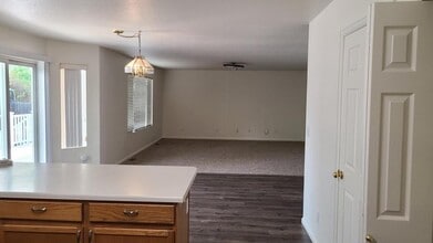 1321 Red Mountain Dr in Longmont, CO - Foto de edificio - Building Photo
