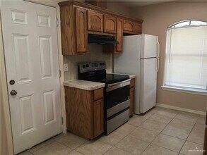 12 E Diamondhead Ave in Alton, TX - Building Photo - Building Photo