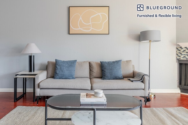 235 Arlington Rd in Redwood City, CA - Foto de edificio - Building Photo