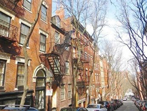 property at 53 Garden St