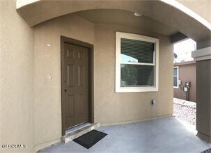 4712 Sean Sims St in El Paso, TX - Building Photo - Building Photo